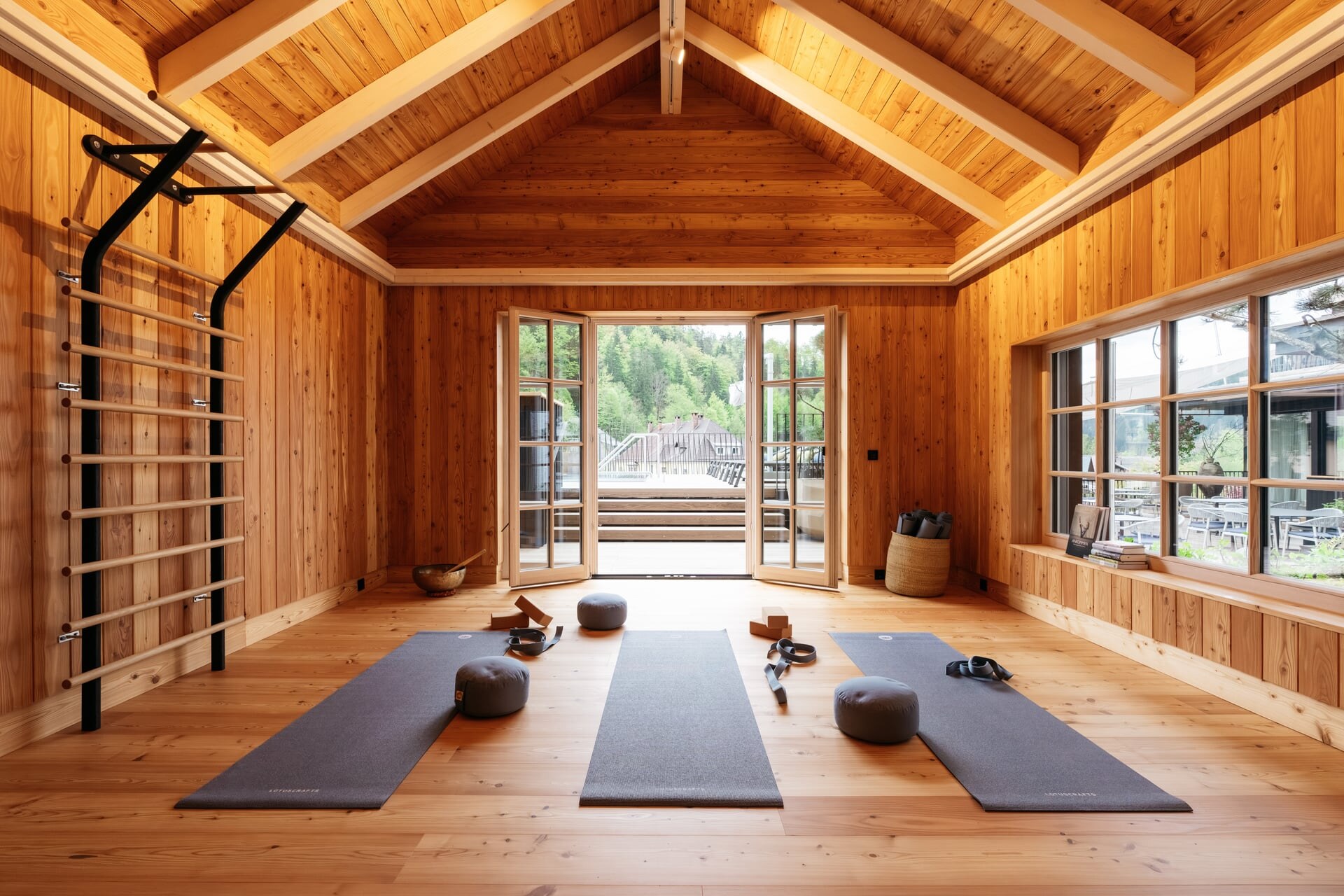 Yogaraum im Gartenhaus des Refugium Lunz.