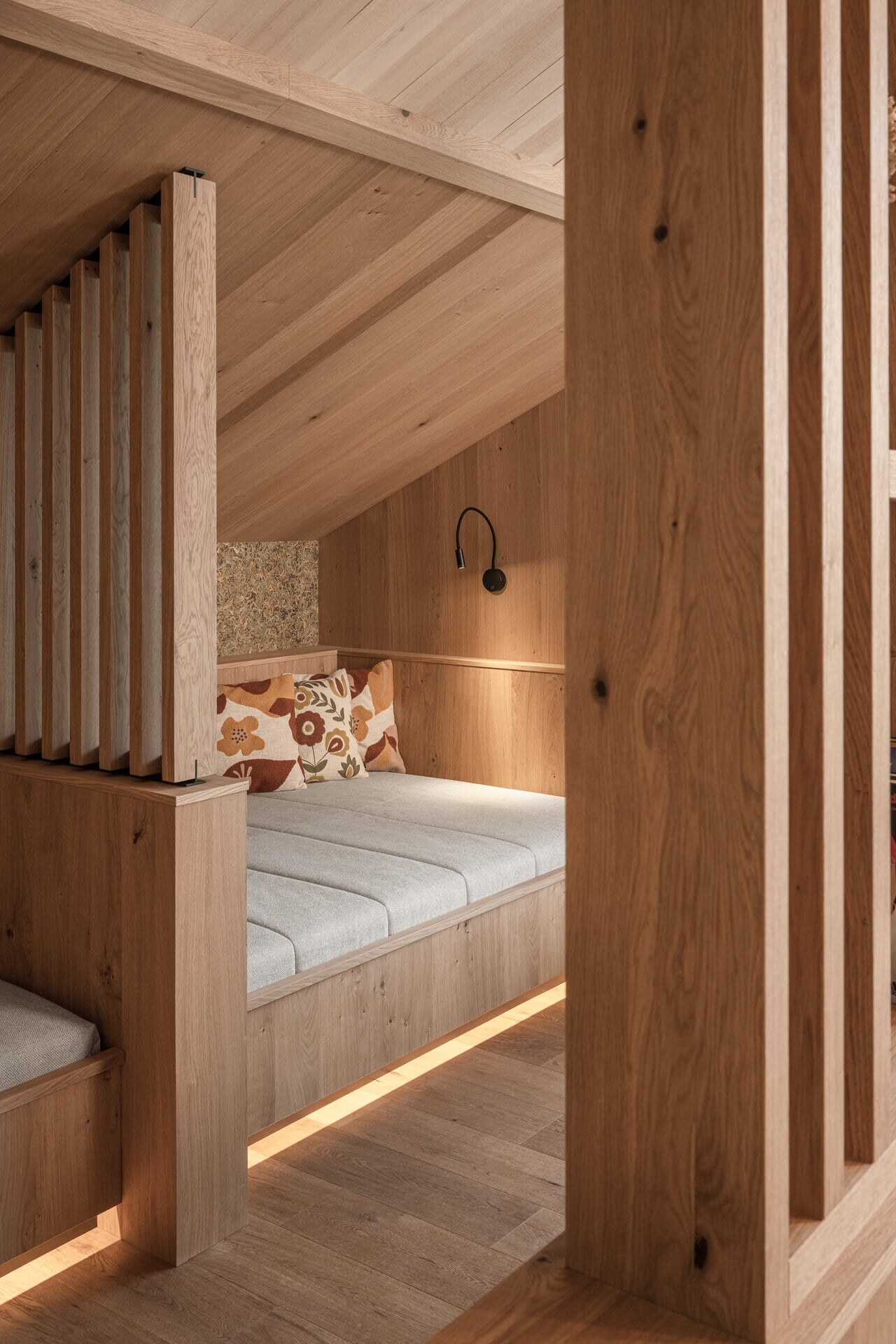 Daybed in einer Nische im Wellnessbereich des Naturhotel Kurblhof.